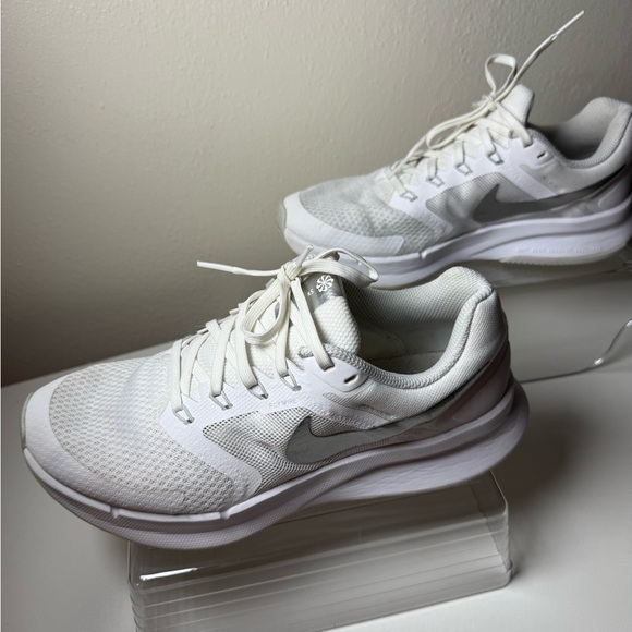 Nike Women's White and Silver Sneakers - Picture 3 of 9